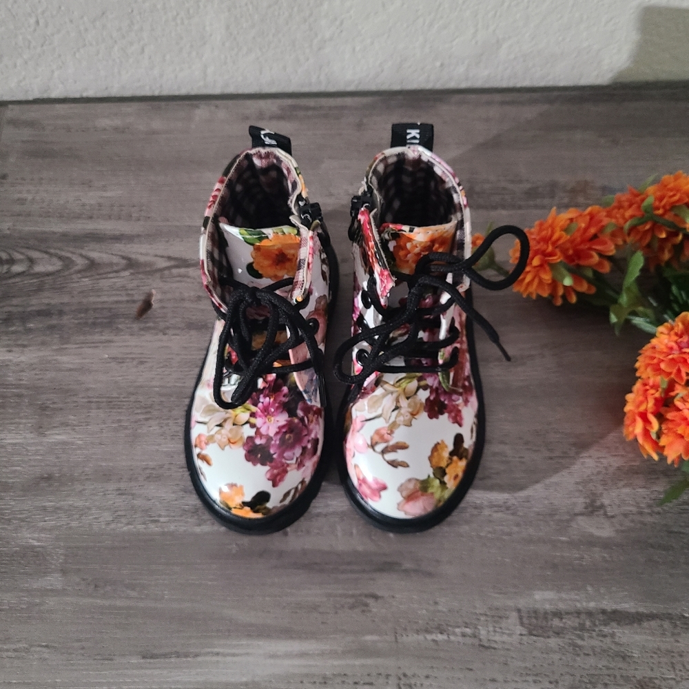 Girls Shoes 9c
